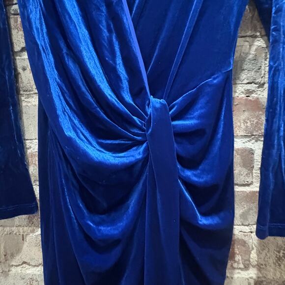 Black Halo Abina Blue Velvet Wrap Dress Size 6 - Picture 8 of 9